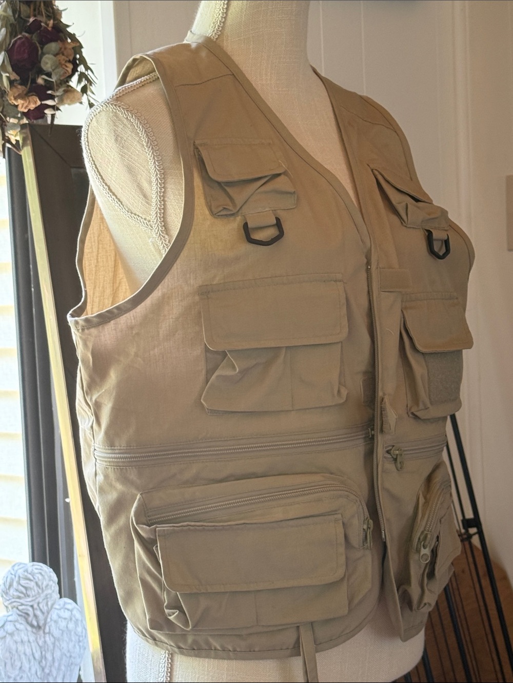 Field & Stream Tan Multi-Pocket Utility Vest ( fishing too)